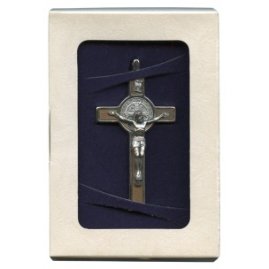 http://www.monticellis.com/2666-2848-thickbox/stbenedict-wood-crucifix-set-with-book-and-cord-cm8-3-boxed.jpg
