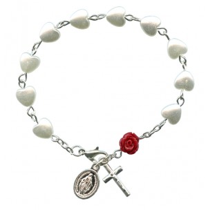 http://www.monticellis.com/3598-3965-thickbox/bracelet-chapelet-de-perles-en-forme-de-coeur-et-une-rose-rouge.jpg